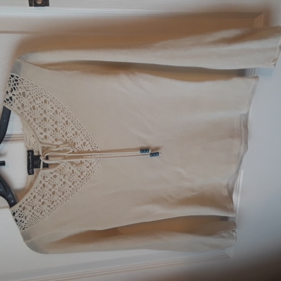 Y2K Crochet neckline Top w/ 3/4 split sleeves Lightweight Knit beaded tie - Picture 15 of 15